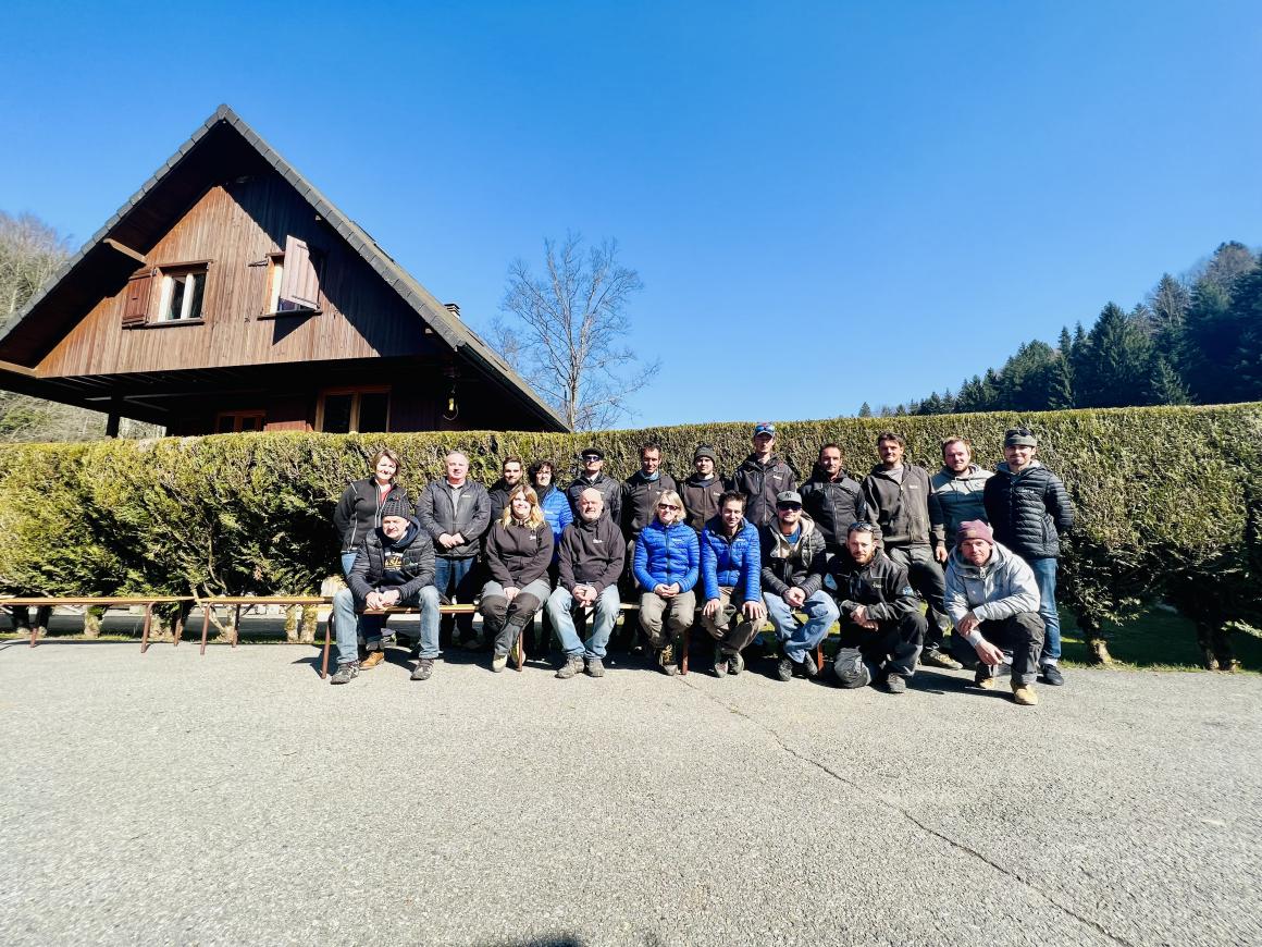 MBTM, Mellet Billon Travaux en Montagne, Remontées Mécaniques, Montagne, BTP, Spéciaux, Maitrise des environemments complexes, Génie Civil, Télésièges, Isère, Savoie, Haute-Savoie, Rhône Alpes, Station de ski, Neige, Chantiers, Montage, Appareil, Télécabine, Transport par câble, Terrassement, forage, Maintenace, TSF, TSD, TCD, TMX, certification, ISO, pelle araignee, levage, epissure, pylône, balancier, fût, ligne, câble, Bâtiment industriel, Bâtiment, Massif, Industrie, Attraction, Respect, Compétences, Techniques, Sécurité, Environnement, Qualité, QSE, Société, SAS, Camion tracteur, Camion porteur, Grue, Matériel de déroulage, Treuil, Matériel, Services, Intervention d'urgence, Télésiège fixe, Télésiège débrayable, Télécabine débrayable, Camion, Grue, Camion grue, Materiel roulant, Transport, Chantiers, Transport tout terrain, Chantiers de montagne, Saint Laurent du Pont, Chartreuse, Equipe MBTM, Equipe, Notre équipe