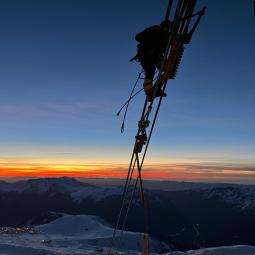 Qui réalise le montage de la télécabine de la mer de glace, Qui réalise le génie civil de la télécabine de la mer de glace, Qui réalise le montage du blondin de la mer de glace, Qui réalise le génie civil du blondin de la mer de glace, MBTM, Mellet Billon Travaux en Montagne, Remontées Mécaniques, Montagne, BTP, Spéciaux, Maitrise des environnements complexes, Génie Civil, Télésièges, Isère, Savoie, Haute-Savoie, Rhône Alpes, Station de ski, Neige, Chantiers, Montage, Appareil, Télécabine, Transport par câble, Terrassement, forage, Maintenance, TSF, TSD, TCD, TMX, certification, ISO, pelle araignee, levage, epissure, pylône, balancier, fût, ligne, câble, Bâtiment industriel, Bâtiment, Massif, Industrie, Attraction, Respect, Compétences, Techniques, Sécurité, Environnement, Qualité, QSE, Société, SAS, Camion tracteur, Camion porteur, Grue, Matériel de déroulage, Treuil, Matériel, Services, Intervention d'urgence, Télésiège fixe, Télésiège débrayable, Télécabine débrayable, Chamonix, Montenvers, TCD10 Mer de Glace, Mer de glace, Saint Laurent du Pont, Chartreuse