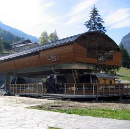 Qui a réalisé la télécabine Arrondaz à Val Fréjus ? Qui a réalisé la télécabine à Val Fréjus? Remontées Mécaniques Isère, Montagne BTP travaux Spéciaux, Télésièges travaux Savoie, Station de ski travaux Haute-Savoie, Chantiers neige Rhône Alpes, Maintenance montagne,  Télécabine Arrondaz, Val fréjus, 2009